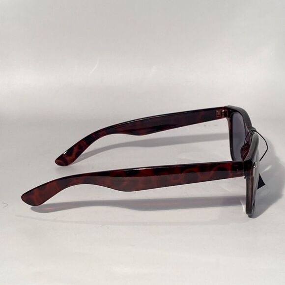 1352 Sunglasses Oversize Black Frames Black Lens NWT - Picture 6 of 9